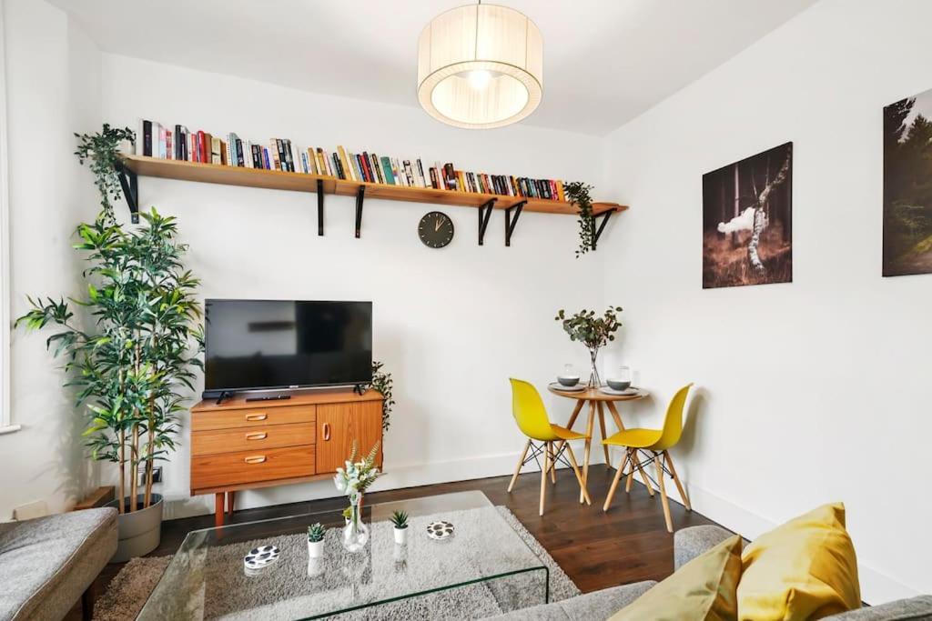 2 Bed Garden Flat Leyton Village London Exterior photo