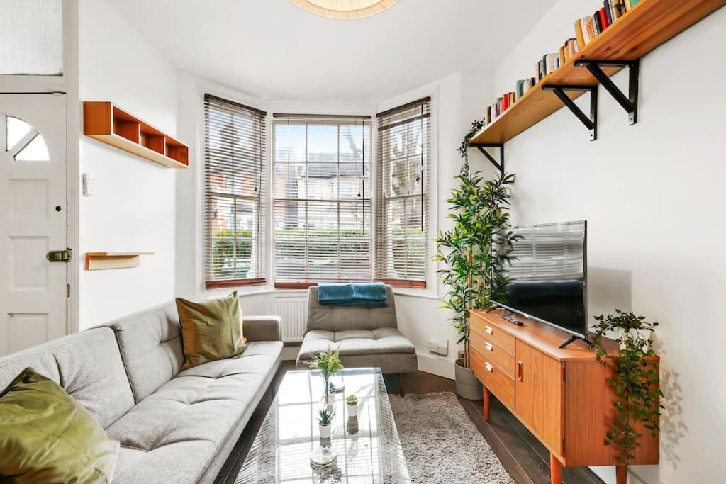 2 Bed Garden Flat Leyton Village London Exterior photo